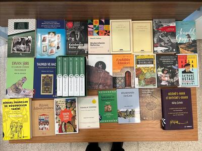 Merhum Abdurrahman Yıldırım Adına Üniversitemizin Merkez Kütüphanesine Kitap Bağışı Yapıldı.