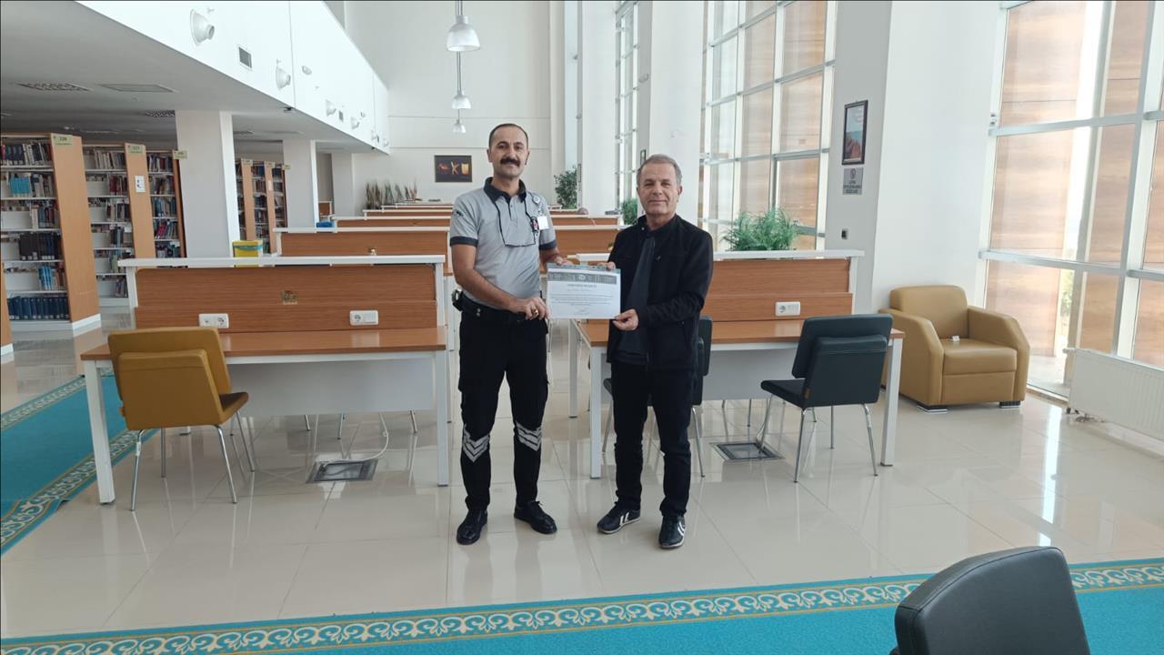 merkez-kutuphanemize-kitap-bagisi-yapildi