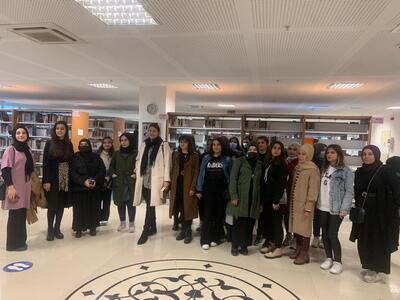 Şırnak Üniversitesi Cizre MYO Öğrencileri Sayın Hande Hasibe Arslan Hocamız Eşliğinde Kütüphanemizi Ziyaret Etti.