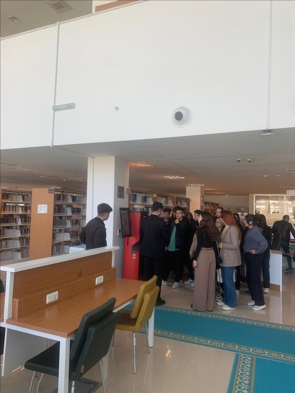 sirnakmerkez-cumhuriyet-anadolu-lisesi-ogrencileri-merkez-kutuphanemizi-ziyaret-etti